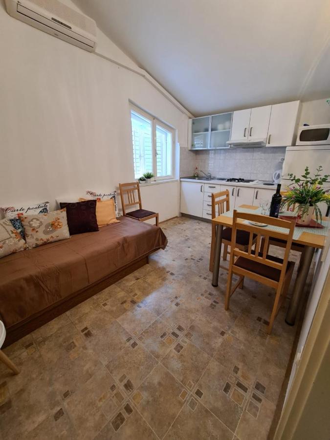 Apartments Olga 2 Apartment Makarska