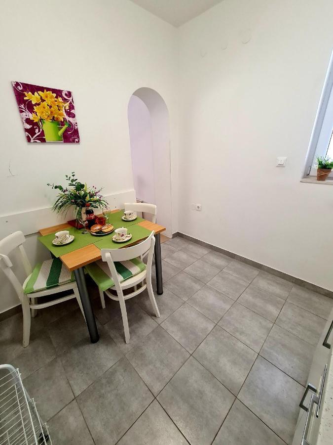 Apartments Olga 2 *