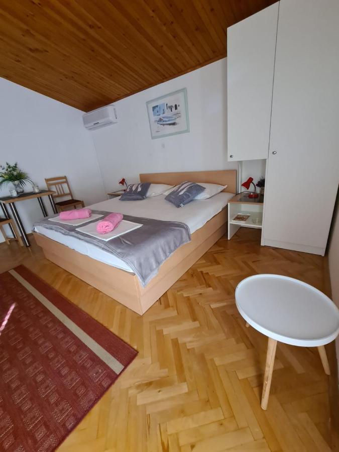 Apartments Olga 2 * Makarska
