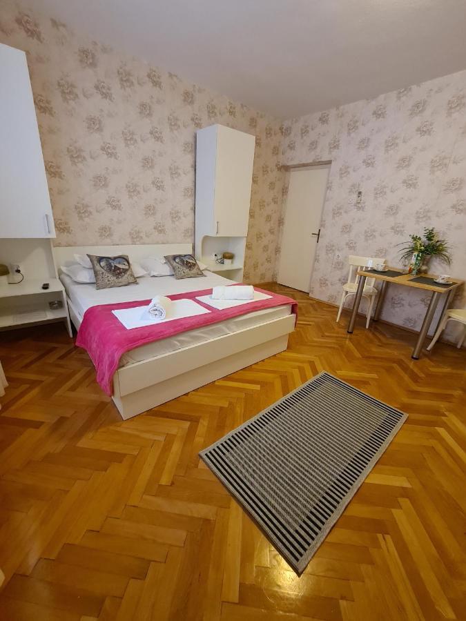 Apartments Olga 2 *