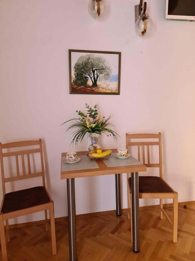 Apartments Olga 2 Apartment Makarska