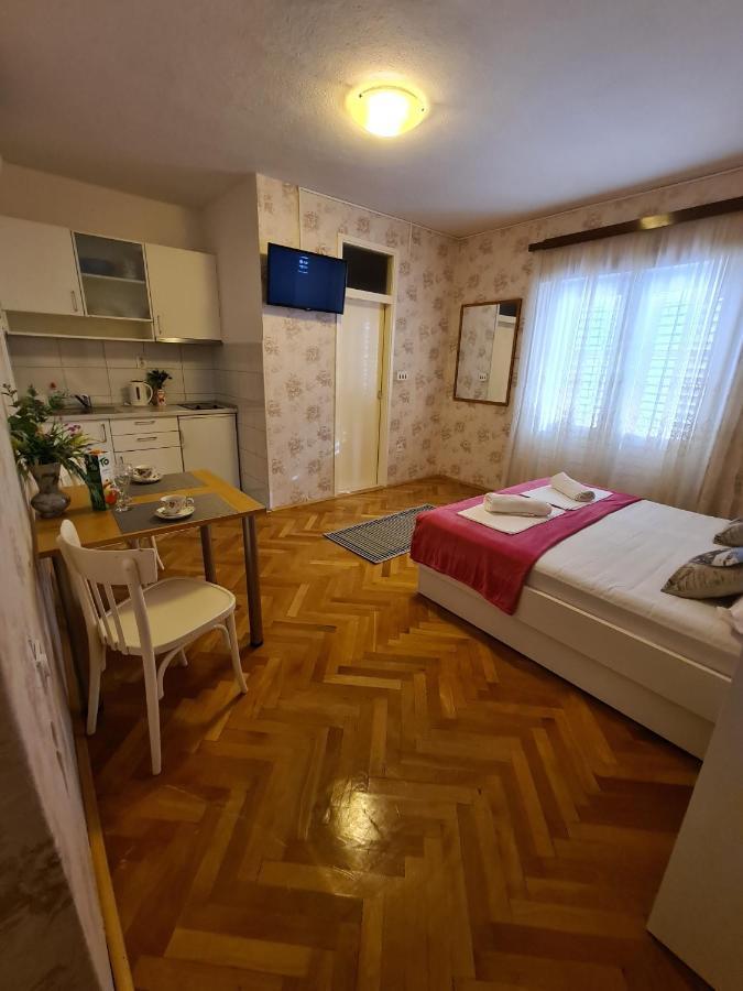Apartments Olga 2 Apartment Makarska