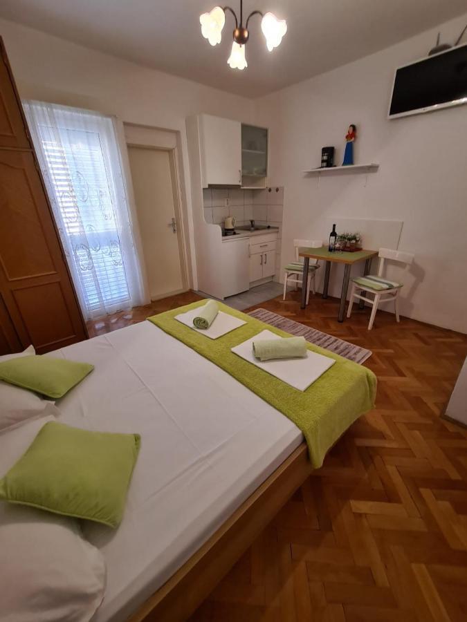 Apartments Olga 2 *