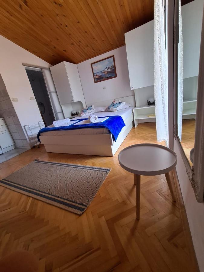 Apartment Apartments Olga 2 *