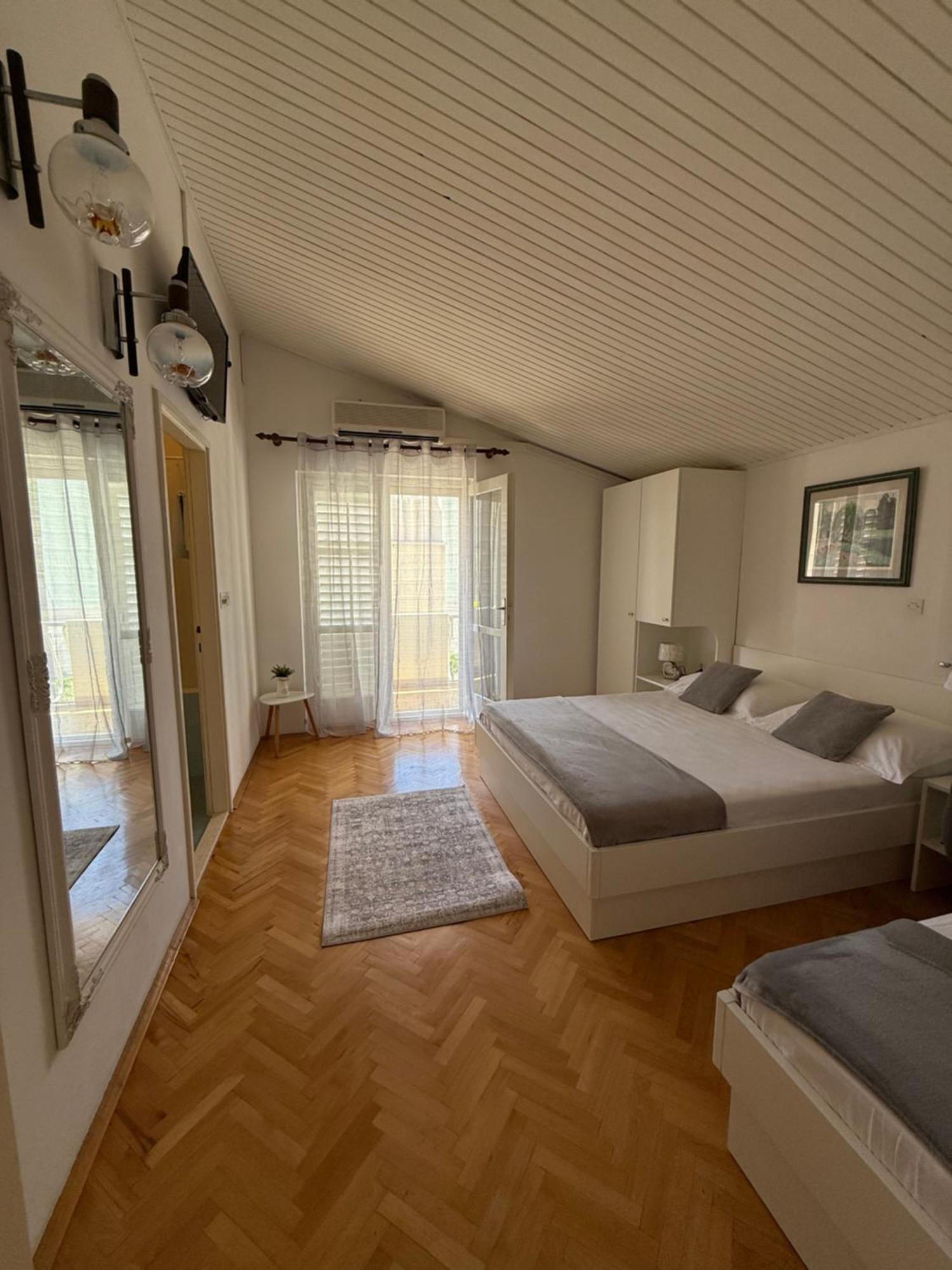 Apartment Apartments Olga 2 Makarska